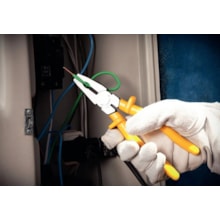 Kit de Ferramentas 3 Peças c/ Alicate Bico 43409110 Tramontina Kit de Ferramentas 3 Peças c/ Alicate Bico 43409110 Tramontina